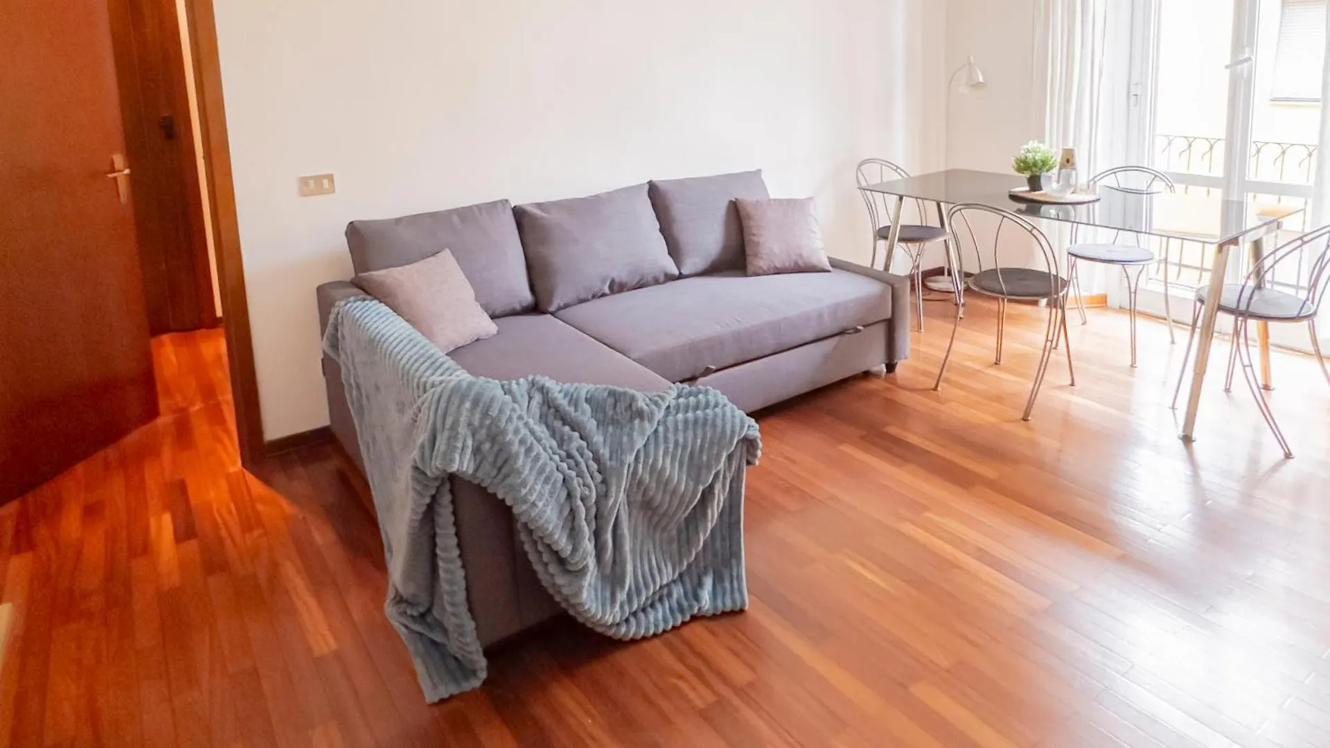 I Host Apartment - Orti 16 Scala D Milan 0*,  Italy